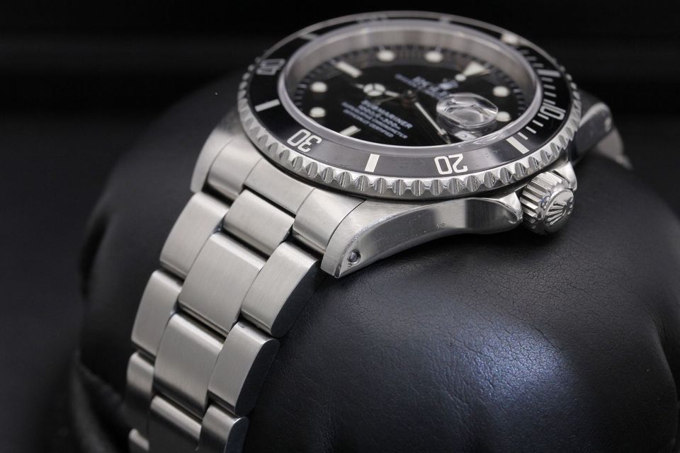 Rolex Submariner 16610 Image 2